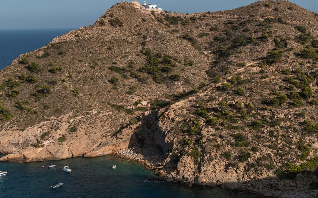 El Faro del Albir: Ruta para disfrutar del Mar y la Montaña